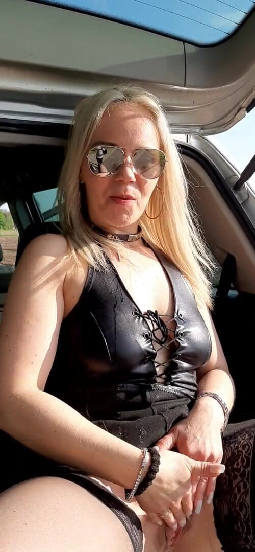 Street porn reality: The pissing road 02