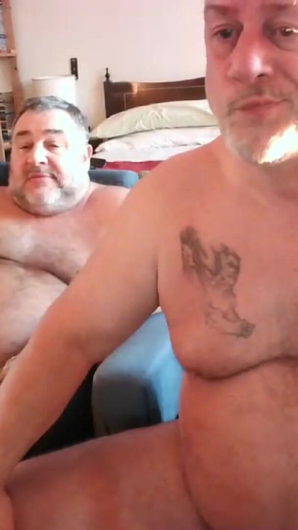 How Cicciolo and Brizzolo Spend the Day After Christmas ( Part 1 ) (Comcapi)