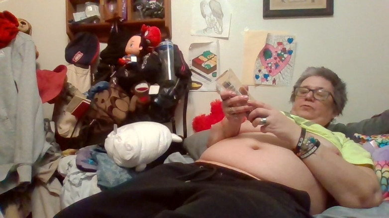 krazykristin: オイルで大きな胸が指の秘部を見せる