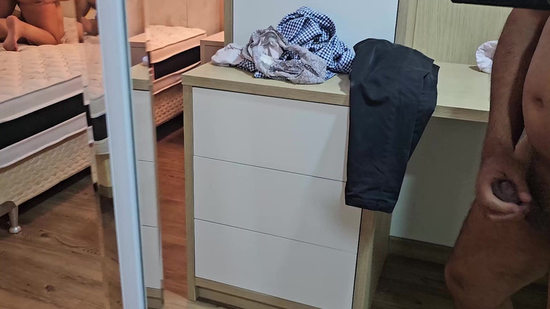 Casada Liberada griffin: Mi-am prins soția în apartament cu curierul și eram excitat