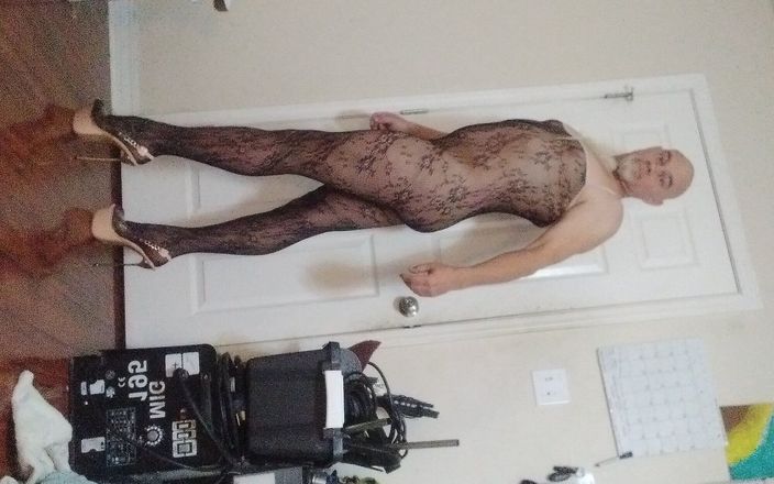 Legsistance: पुराना स्टॉकिंग नया शरीर अच्छा दिख रहा है और फीलिन शरारती फिच के जाल में युद्ध करती है मैं स्वादिष्ट सेक्सी डिश प्लगइनस्टल्ड बनाती हूं