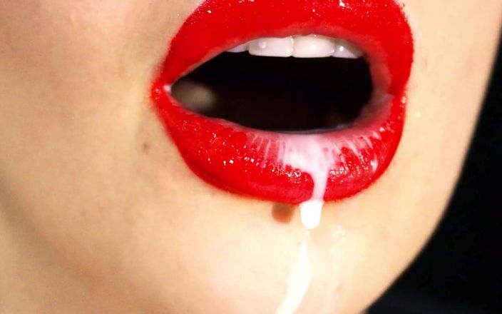 Goddess Misha Goldy: Leche goteando de mis labios rojos sexy