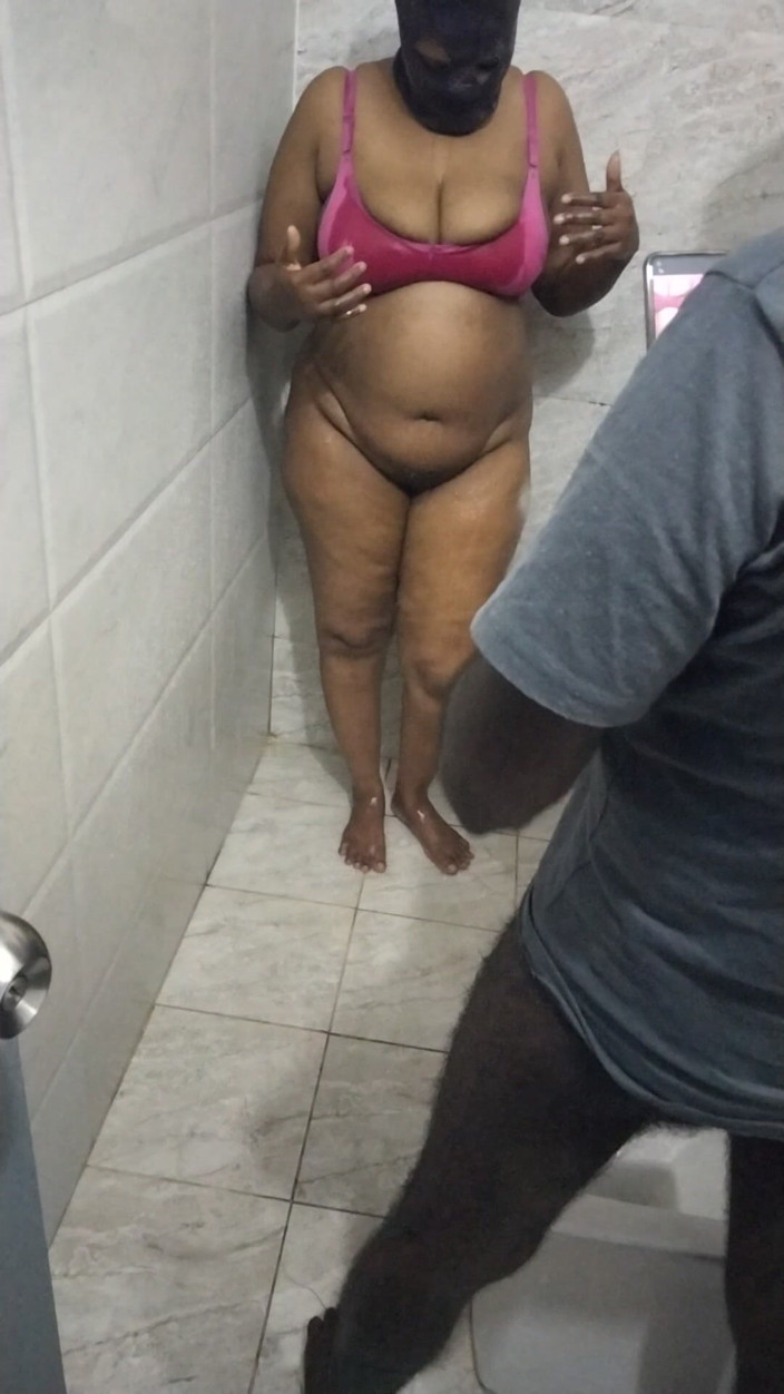 Benita sweety: Uncut version het fitta i badrummet
