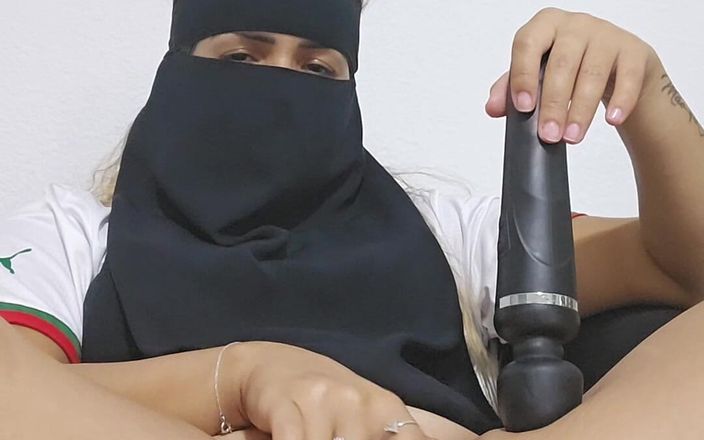Sweet Arabic: Mama vitregă arabă reală hijab Niqab masturbează o pizdă cremoasă -...