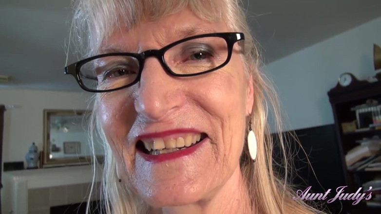Aunt Judy's: TetaJudys - 69letá texaská amatérka GILF Diane je tvá osobní sekretářka