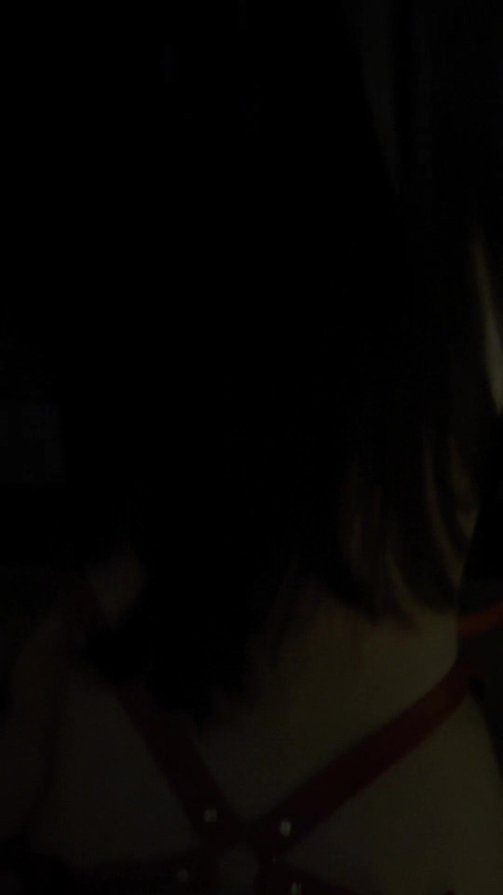 AsianHoneyAss: Namiętny seks na pieska przed hotelowym oknem, skóra cosplay