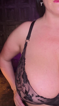 Baasdame Neukt Werknemer Geeft Me Een Opslag Als Ik Haar Neuk!