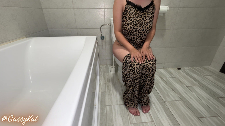 GassyKat: Nhà vệ sinh hàng ngày tập 24