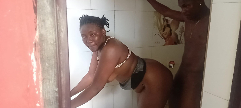 Creamyshuga: Sa copine a refusé de laisser la grosse bite à gros...