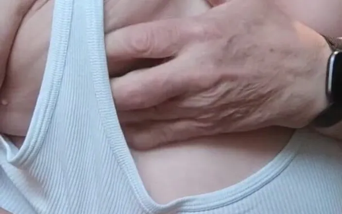 Karlchengeil: Horny while pissing, dressing, playing, and more pissing