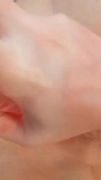 Per Eccitare Il Tuo Cazzo Con Un Dildo Rosa in Una Piccola Figa Rosa