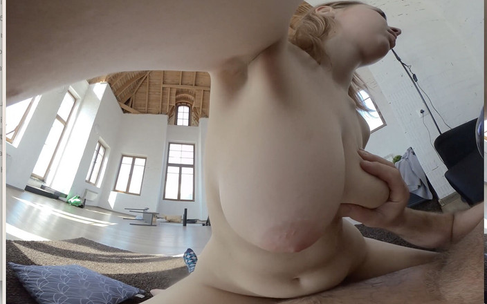 Vrx clouds: Un model începător vrea să fie acceptat într-o agenție, iar eu o...