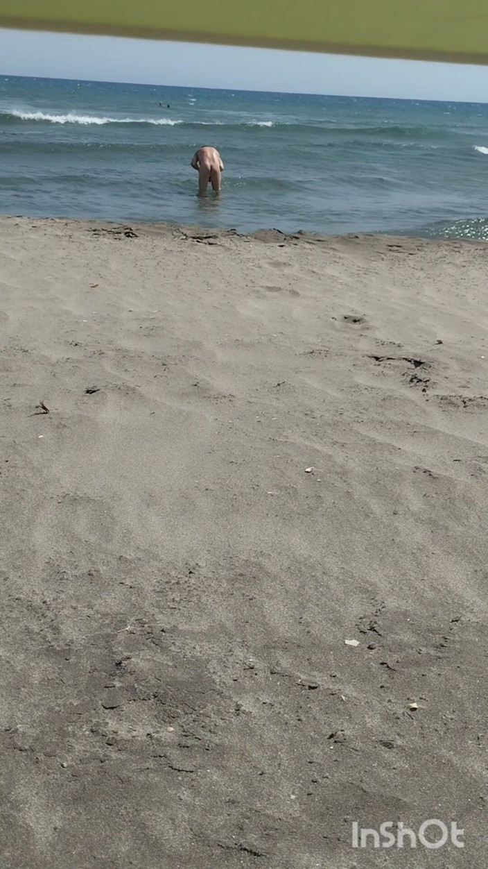 Morbosete000: Na praia nua