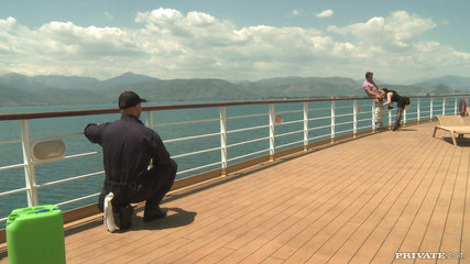 Private.com: Private angell dan suaminya berantakan, yang berujung threesome