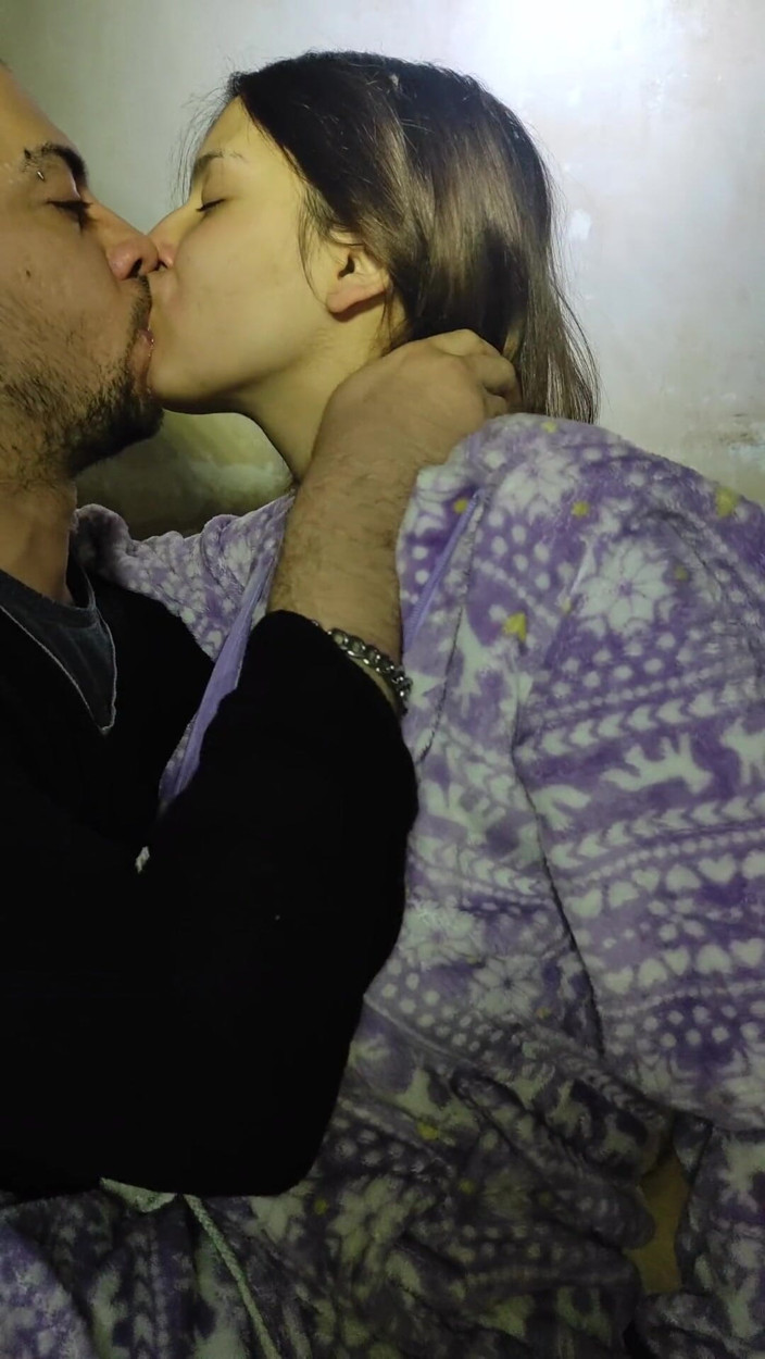 Endemoniados: The horniest and dirtiest kiss on the internet with a...
