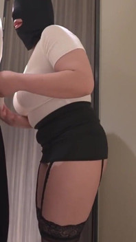 Prsatá zralá doručovací služba, hravé tease staví na odvážný kozí intimní okamžik