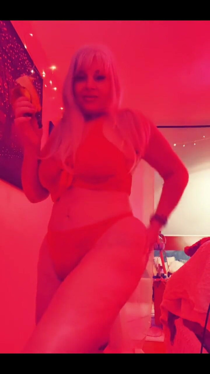 PaintedRose: Es el día de cine para "San Valentín" de Navidad.