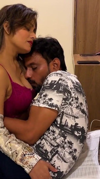 Frumoasă indiancă bhabhi se fute cu soțul ei dimineața, futându-se foarte tare