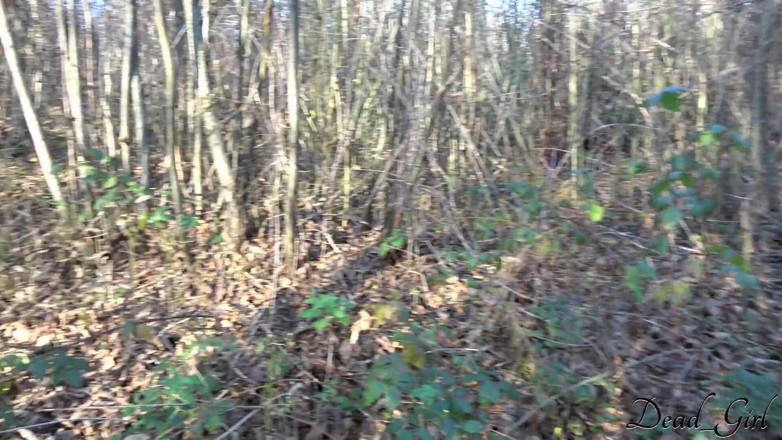 Dead Girl: Fată ejaculează în gură într-o pădure