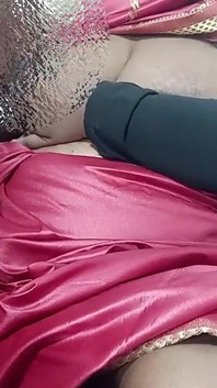 Indická žena má sex s nevlastním bratrem
