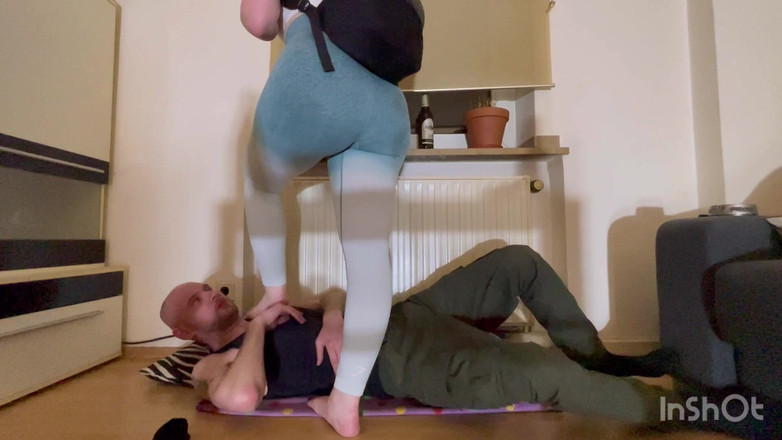 Lizzy Crush: 85kg Trampling Challenge - Testing How Much His Body Can Take
