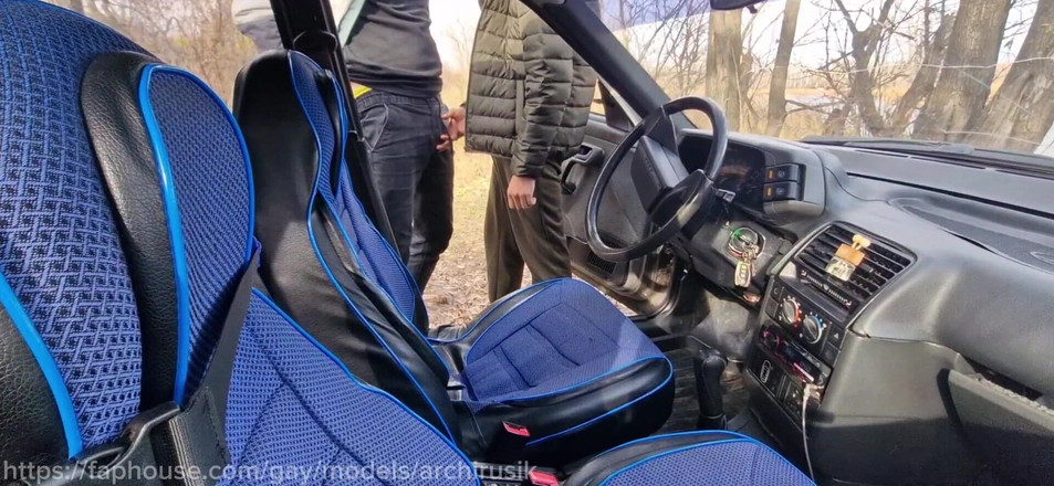 ArchiRusik: Questa troia sull'autostrada mi ha scopato con un grosso cazzo...