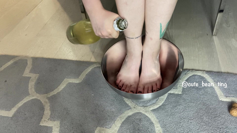Alice Bean: Fizzy auf meine füße gießen