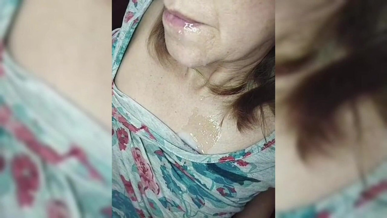 Qwersad33: Duża sperma na dużym tyłku! Trudno pieprzyć owłosione cipki