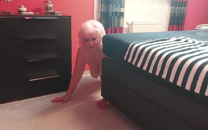 PureVicky66: Horny German Granny Fucks a Stranger in the Swinger and...