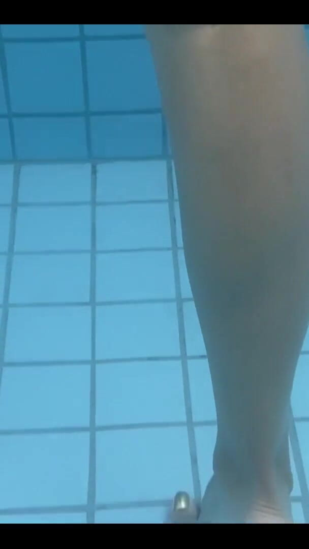 Refreshing Myself on Pool (Kiffa Feet) Refreshing Myself on Pool (Kiffa Feet)