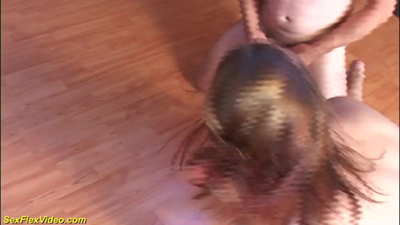 Sexflex video: Tettona paffuta ballerina flexi scopata