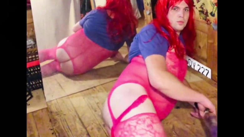 Fuck him hard: Femeii sexy femboy îi place dur
