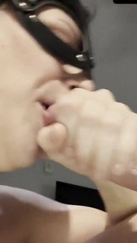 Ik zuig om een pulserende orale creampie van close-up te krijgen, laat sperma zien en slik dan elke druppel door!