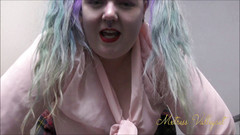 Mxtress Valleycat: Mx Valleycat nęka nowego studenta za to, że jest prosty