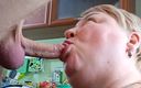 Sweet July: O femeie grasă îmi suge pula primind o porție de spermă în...