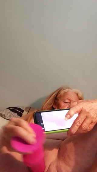 Granny fucksalot of dick: Le plaisir de mamie