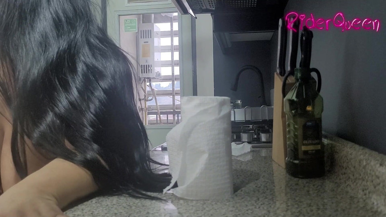 Riderqueen: Stiefmoeder in de keuken - video voor fans - bbw-stiefmoeder milf stiefzoon