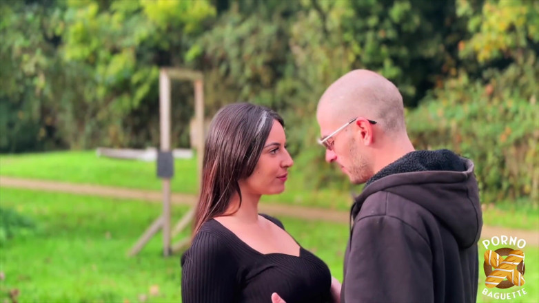 Porno Baguette: Vénus, Pretty Brunette, Loves Hard Fuck
