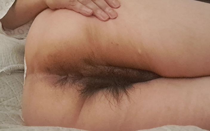 Mommy big hairy pussy: पकी हुई गांड वाली सौतेली मम्मी