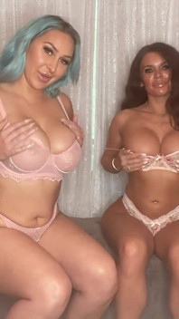 Nina Kayy Explode pro nás! JOi w / Barbie s brýlemi