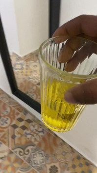 Devoter trans probiert meine pisse