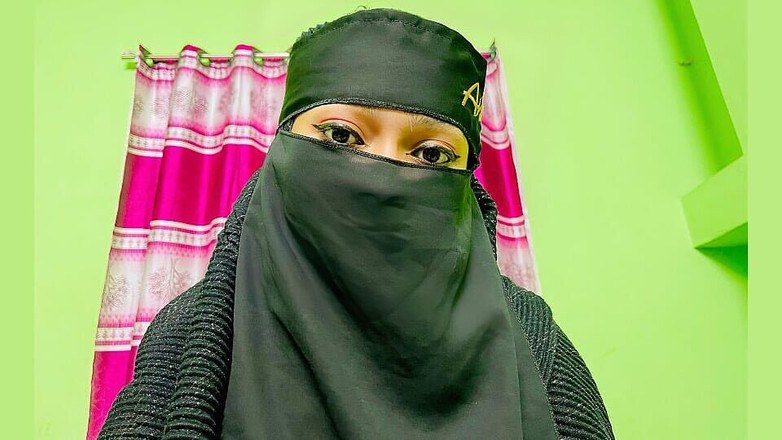 Kaleonjoybd: おばさん、あなたはとてもセクシーで、あなたの体型はサニー・レオーネのように見えます