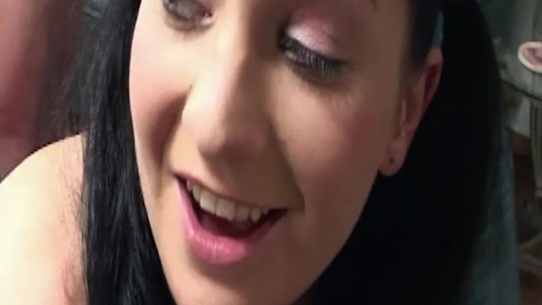 Bangora clips: MiLF mora matura si apre per un martellante della figa...