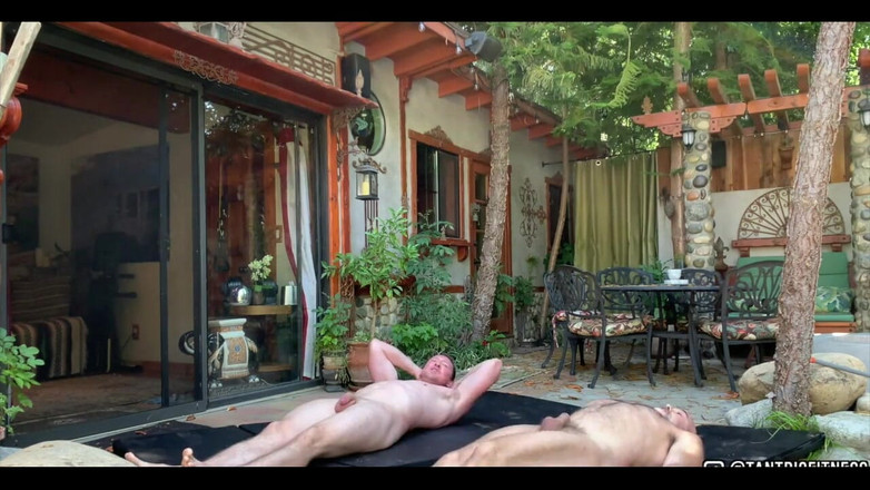 Tantric Fitness: ネイキッドピラティスワークアウト!