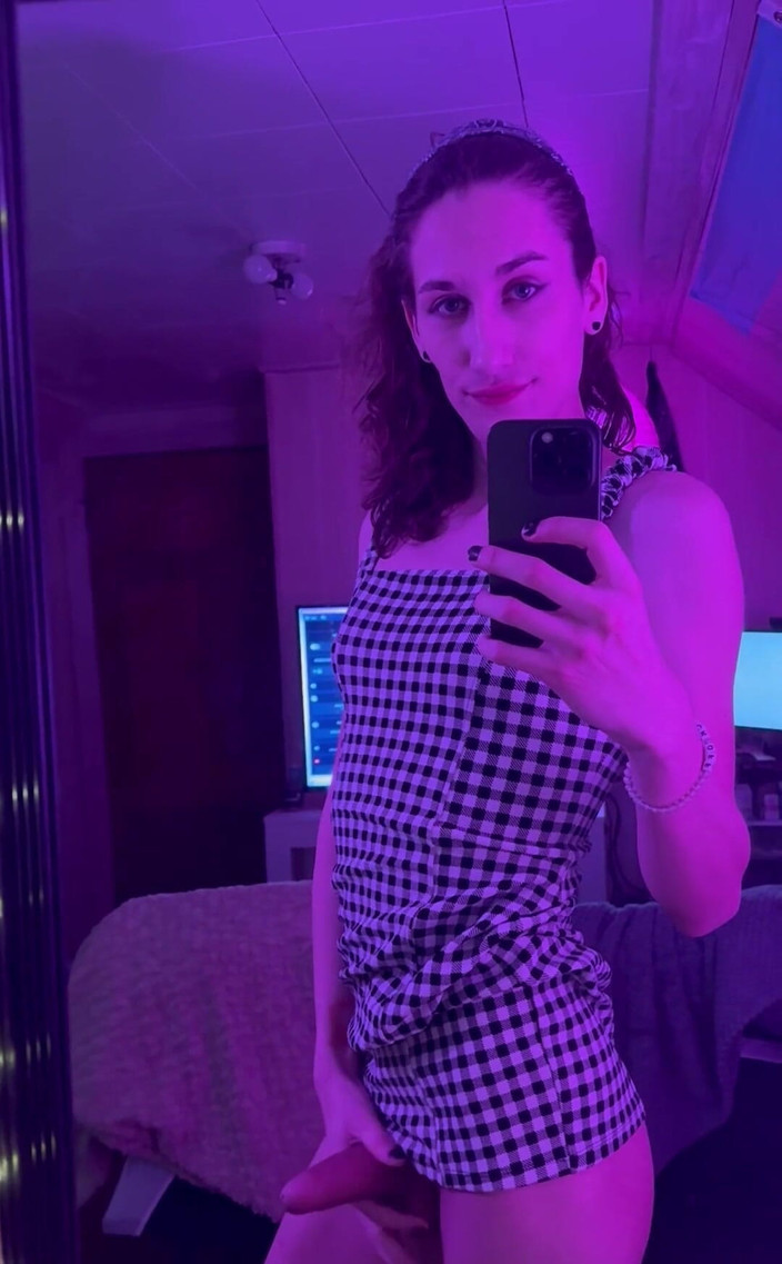 Alyssa Bale: Mädchen schwanzpfosten