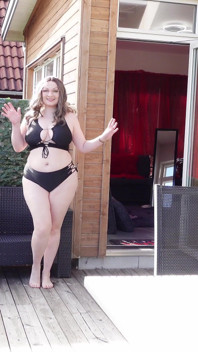 Haul'i deneyin! Yaz mayoları! Tombul orta yaşlı seksi kadın Arya Grander