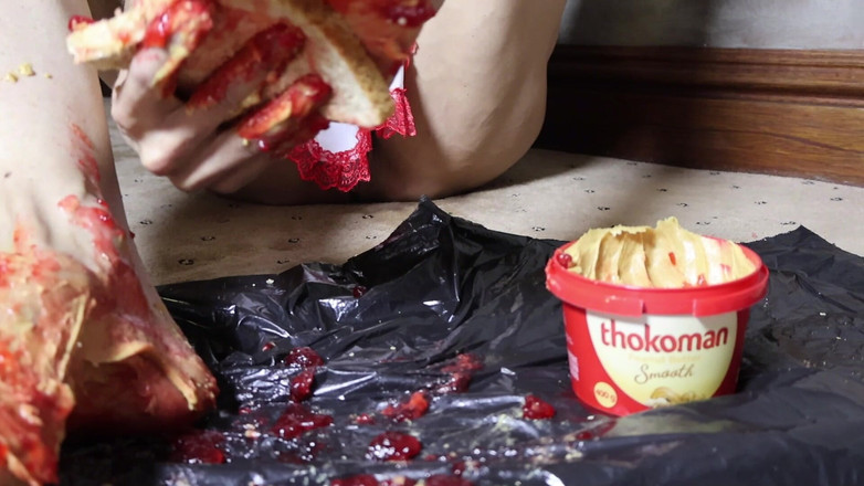 Gianna: Арахисовое масло, желе и фут-фетиш-фантазия