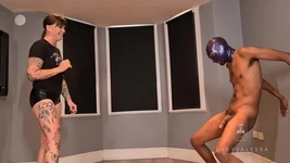 Running Kicks e Hard Ballbusting