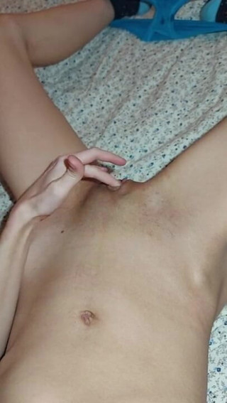 Wet Pussy Fuck: İlk 18 yaşındaki ıslak amcık ve ıslak külot mastürbasyonu