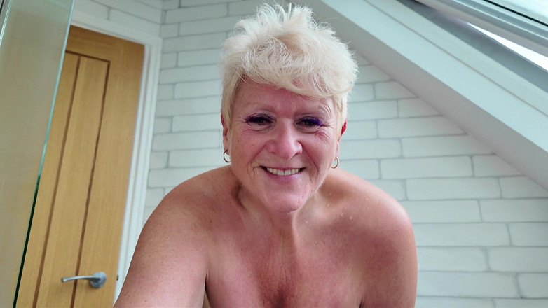 Uk Joolz: Waktunya mandi di airbnb